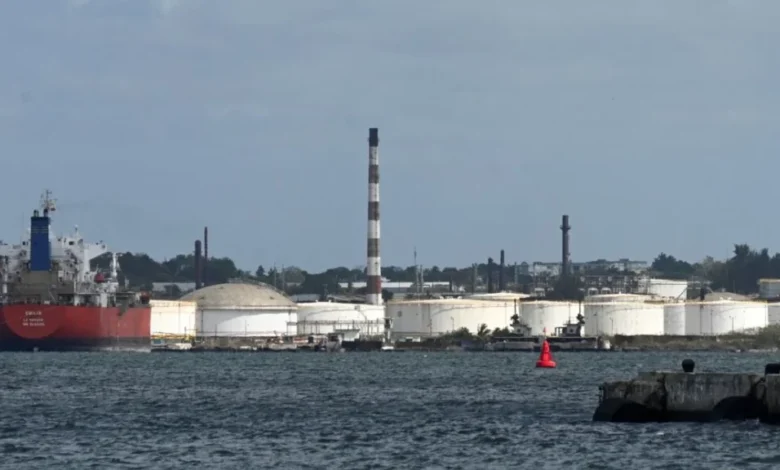 САД дозвољавају продају нафте Куби, уз услове