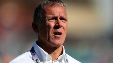 Алек Стјуарт одбацује спекулације из Енглеске када почиње нову улогу