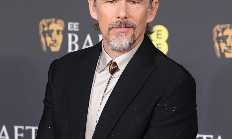 Етхан Хавке НСФВ одговор на питање о једењу у кревету