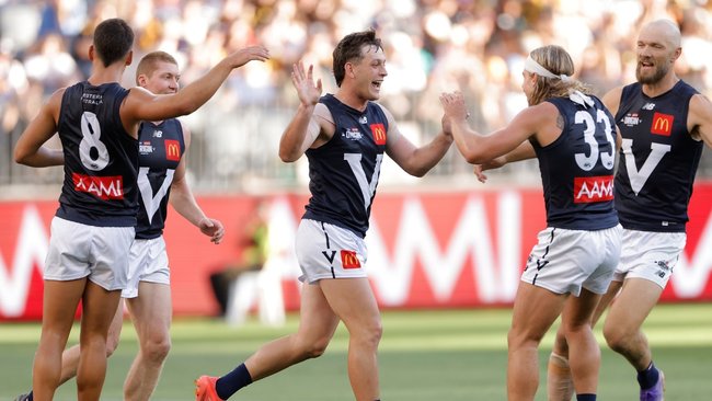 Веза Ника Даикоса повезује Колингвуд са млином гласина око слободног агента Порт Аделаиде Зака ​​Батерса