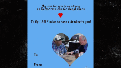 Бела кућа слави Дан заљубљених честиткама на којима се појављује Николас Мадуро, Гренланд