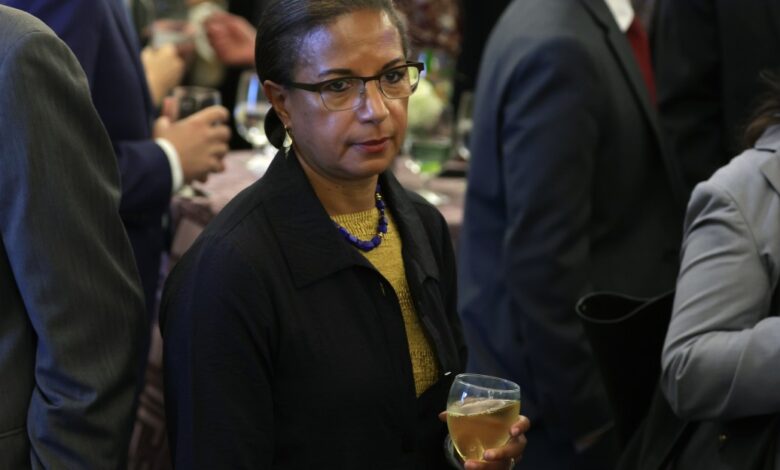 Трамп каже да ће Нетфликс „платити последице“ ако не отпусти Сузан Рајс Трамп каже да ће Нетфликс „платити последице“ ако не отпусти Сузан Рајс