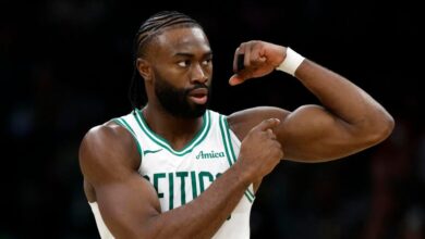 Џејлен Браун из Селтикса разговарао је са Дејном Вајтом из УФЦ-а о каријери борилачких спортова Џејлен Браун из Селтикса разговарао је са Дејном Вајтом из УФЦ-а о каријери борилачких спортова