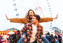 Парови који заједно уживају у срећним тренуцима имају јаче и дуготрајније везе