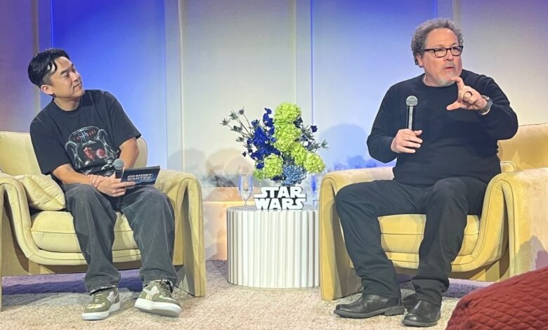 Јон Фавреау задиркује детаље ‘Тхе Мандалориан анд Грогу’ на догађају играчака из Ратова звезда