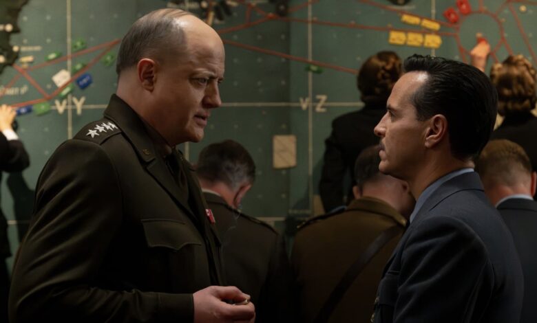 Трејлер за ‘Притисак’: Ендрју Скот и Брендан Фрејзер глуме у олујној драми Другог светског рата