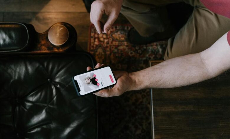 Да ли је АдултФриендФиндер легитиман? Само ако можете да се придржавате ова 4 правила Да ли је АдултФриендФиндер легитиман? Само ако можете да се придржавате ова 4 правила