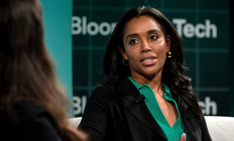 Бивша председница Ксбок-а Сара Бонд прекида тишину након изненадног изласка