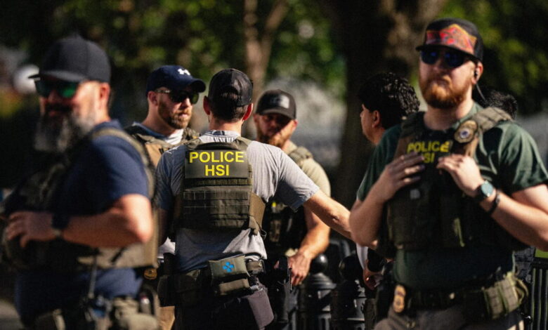 Унутар ДХС форума где ИЦЕ агенти смеће разговарају једни са другима