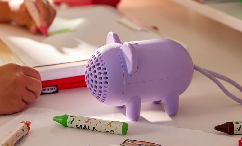 Икеин следећи јефтини Блуетоотх звучник је разиграни љубичасти миш Икеин следећи јефтини Блуетоотх звучник је разиграни љубичасти миш