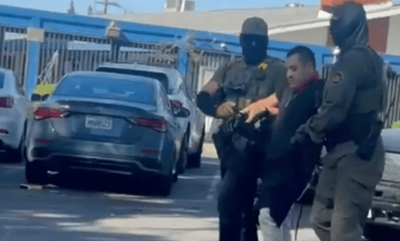 ИЦЕ упада у цркву у Лос Анђелесу; Они осуђују депортацију Мексиканца