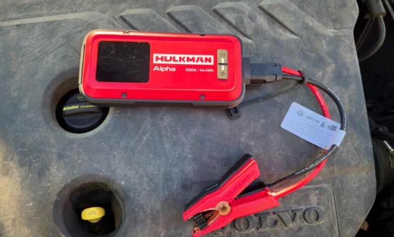 Користио сам овај стартер од 60 долара у стварном хитном случају, и то је вратило мој ауто у живот Користио сам овај стартер од 60 долара у стварном хитном случају, и то је вратило мој ауто у живот