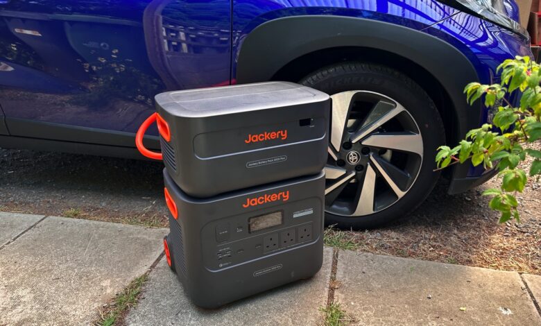 Треба вам струја у кампу? Ова преносива батеријска станица вреди неколико дана