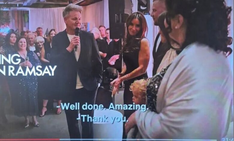 Породица Адама Питија дели говор на маминој веридбеној забави који је исечен из док