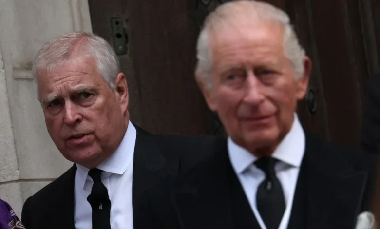 „Правда мора да иде својим током“: Чарлс ИИИ после хапшења његовог брата Ендруа Маунтбатена-Виндзора