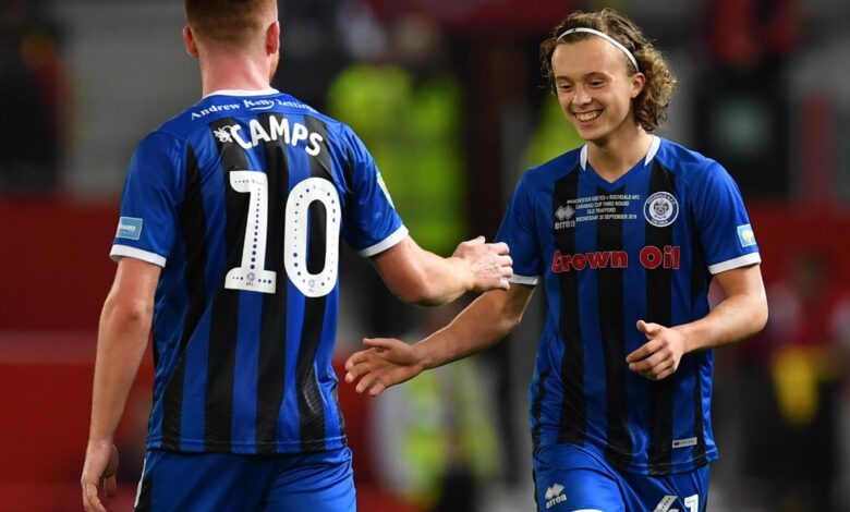 Лук Метисон ужива у центру пажње Маклфилдовог шокантног ФА купа после тинејџерске славе