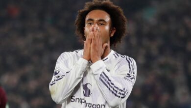 Манчестер Јунајтед не шиша у Вест Хему, реми ставља на чекање сан о фризуру виралних навијача