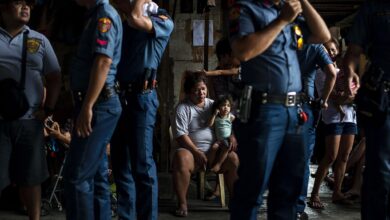 Дутерте каже да је превише стар, уморан и слаб да би се лично појавио док међународни суд почиње суђење за рат против дроге