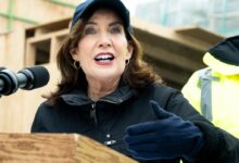 Хоцхул пушта барове да се отворе раније ради преноса хокејашке утакмице за златну олимпијску медаљу – али само на одређеним локацијама