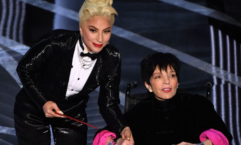 Лајза Минели тврди да јој је ‘необјашњиво наређено’ да буде у инвалидским колицима за наступ на Оскару 2022. са Лејди Гагом Лајза Минели тврди да јој је ‘необјашњиво наређено’ да буде у инвалидским колицима за наступ на Оскару 2022. са Лејди Гагом