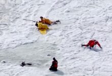 Званичници обустављају потрагу за мужем који је са супругом пропао кроз лед на Кејп Коду