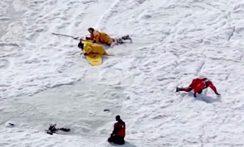 Званичници обустављају потрагу за мужем који је са супругом пропао кроз лед на Кејп Коду