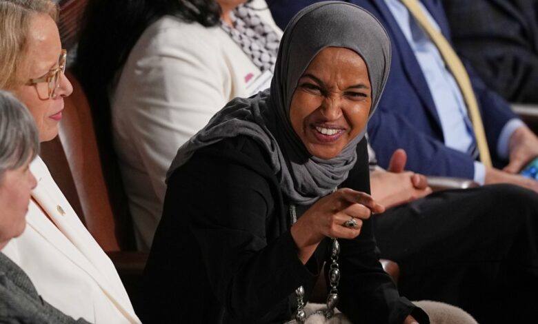 Посланик Илхан Омар позива бираче ‘трауматизоване’ рацијама ИЦЕ у Минесоти на адресу о стању Уније 2026.
