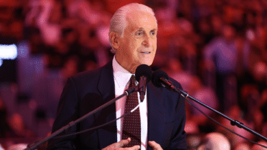 Лејкерси открили статуу Пата Рајлија, првог тренера тима који је добио такву част