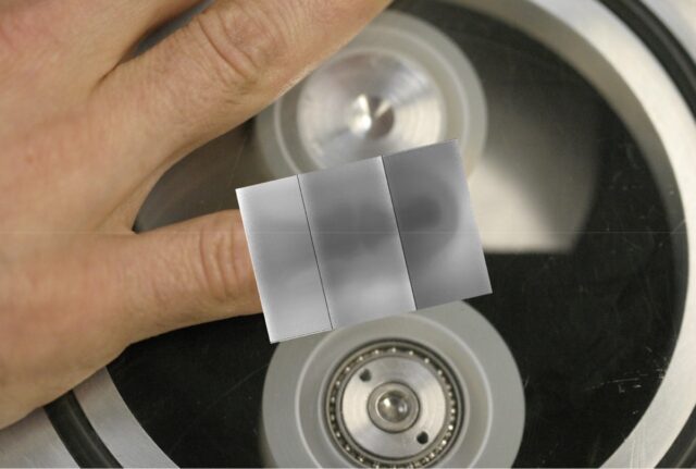 Научници откривају случај „шкрипања“ селотејпа Научници откривају случај „шкрипања“ селотејпа