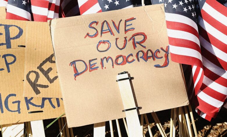 Како се безбедно организовати у доба надзора Како се безбедно организовати у доба надзора