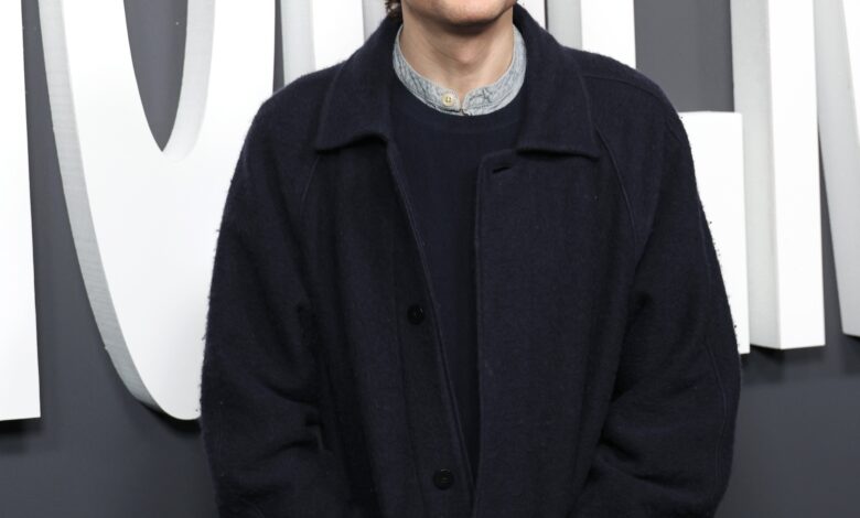 Сајмон Амстел каже да га је ајахуаска ослободила „стида“ због сексуалности