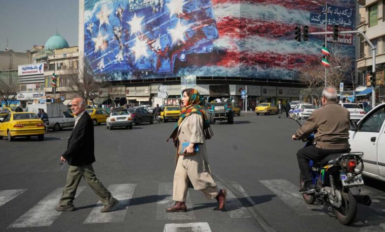 Студенти универзитета одржавају нове протесте у Ирану око споменика убијенима: НПР Студенти универзитета одржавају нове протесте у Ирану око споменика убијенима: НПР