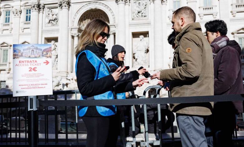 Накнада за фонтану ди Треви ступа на снагу јер Рим настоји да управља гомилом туриста: НПР