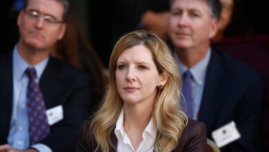 Главни адвокат Голдман Сакса подноси оставку због блиских веза са Епштајном: НПР