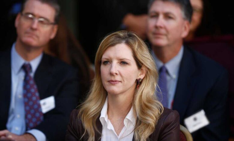 Главни адвокат Голдман Сакса подноси оставку због блиских веза са Епштајном: НПР Главни адвокат Голдман Сакса подноси оставку због блиских веза са Епштајном: НПР