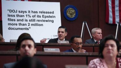 Демократе траже одговоре од ДОЈ-а о несталим досијеима Трампа Епштајна: НПР