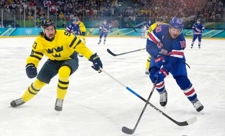 Мушки хокејашки тим САД играће за олимпијску медаљу после победе над Шведском : НПР Мушки хокејашки тим САД играће за олимпијску медаљу после победе над Шведском : НПР