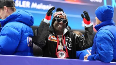 Флавоур Флав је међу навијачима женског хокејашког тима огорчених председничким омаловажавањем: НПР