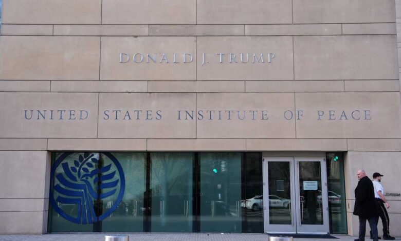 Трамп окупља чланове Одбора за мир на првом састанку, уз опрез неких америчких савезника: НПР