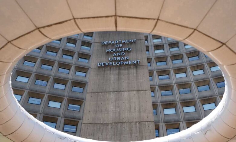 Правило ХУД-а о станарима без докумената такође може да избаци децу из САД: НПР Правило ХУД-а о станарима без докумената такође може да избаци децу из САД: НПР