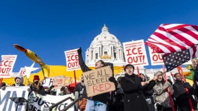 Црвене и плаве државе се даље удаљавају по питању спровођења имиграције: НПР Црвене и плаве државе се даље удаљавају по питању спровођења имиграције: НПР