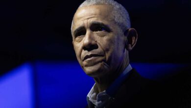 Обама одговара на Трампа који је поделио расистички АИ видео који га приказује као мајмуна: НПР