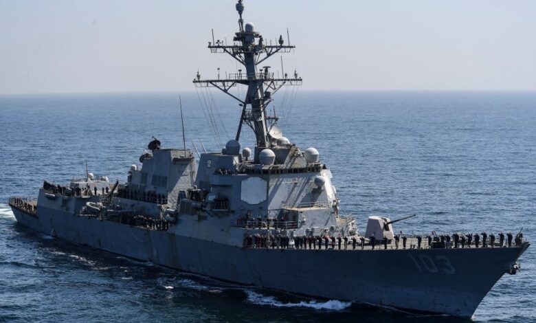 Разарач америчке морнарице, брод за снабдевање сударио се на Карибима, ранивши 2 морнара