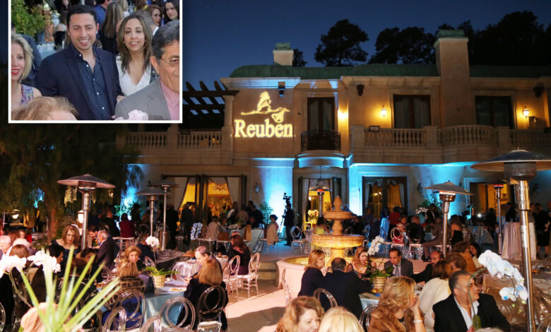 Ексклузивне фотографије откривају преваранта бескућника и његову супругу који живе у лудилу