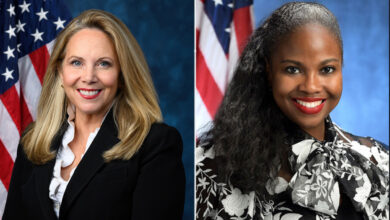 Представница Лонг Ајленда, Лора Гилен, суочава се са тешком битком у примарној школи након што је гласала за ИЦЕ финансирање