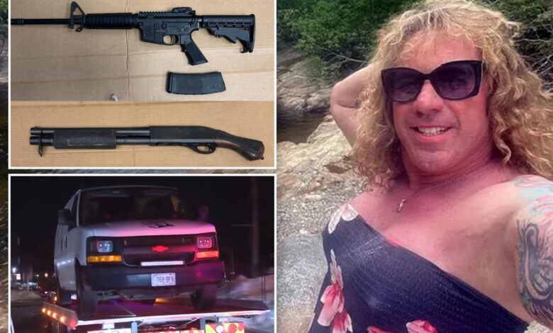 Федералци запленили оружје и муницију из куће и складишне јединице Роберта Доргана транс стрелца Роуд Ајленда: извештаји