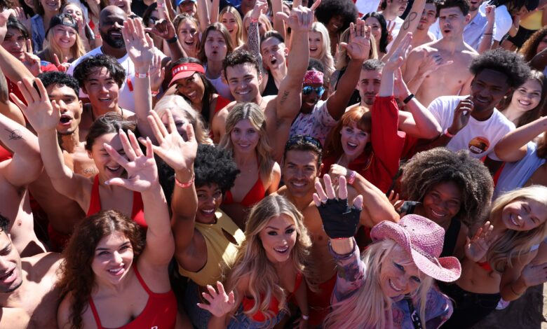 Хиљаде аудиција за Фоксов ребоот серијал ‘Баиватцх’