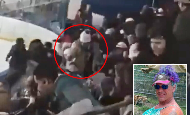 Видео приказује како се хероји суочавају са транс оцем који је отворио ватру на хокејашкој утакмици у средњој школи у Роуд Ајленду