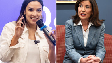 Свих 19 посланика у њујоршком дому — укључујући АОЦ — подржавају Кети Хочул за реизбор