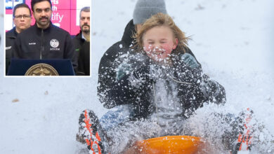 Градоначелник Мамдани најавио ‘пун класични снежни дан’ за студенте Њујорка након негативне реакције учења на даљину